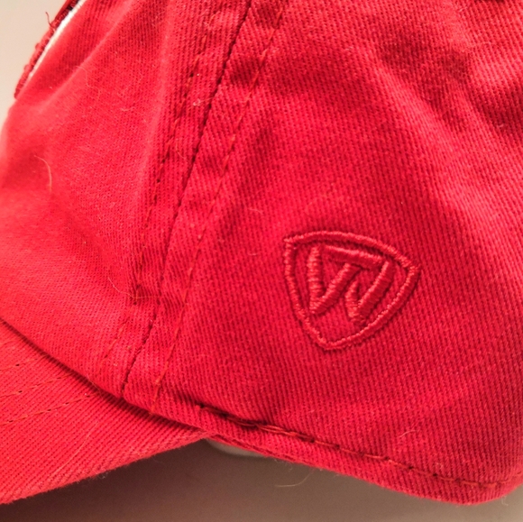 Women's Wisconsin Badgers baseball hat - Picture 5 of 9